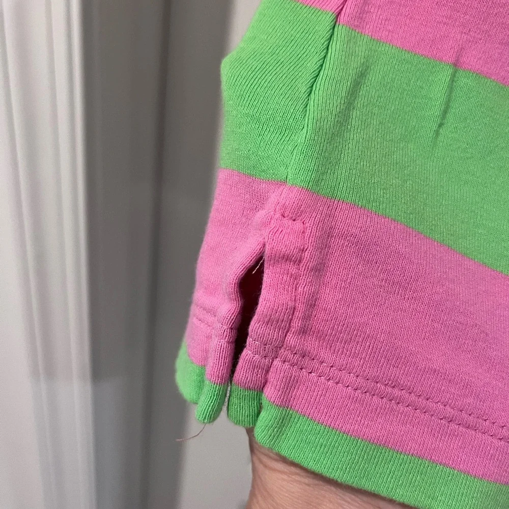 Lilly Pulitzer vibrant pink and green cotton polo shirt with logo size L. - Picture 4 of 6